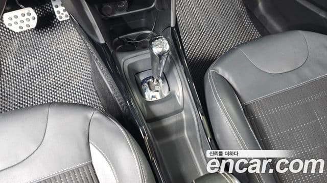 Peugeot 2008 1.6 e-HDi Felline L, 2015 9