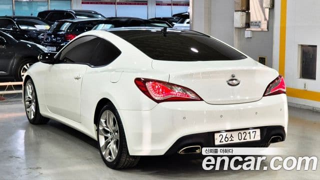 Hyundai Genesis купе 200 турбо P, 2009 4