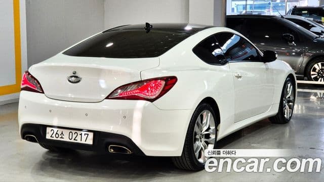 Hyundai Genesis купе 200 турбо P, 2009 6