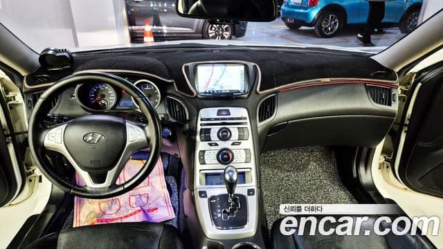 Hyundai Genesis купе 200 турбо P, 2009 7
