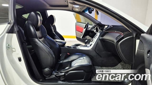 Hyundai Genesis купе 200 турбо P, 2009 15