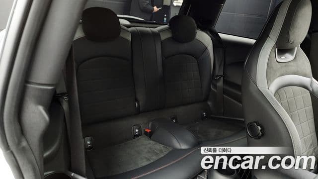 Mini Cooper S 3세대, 2023 12