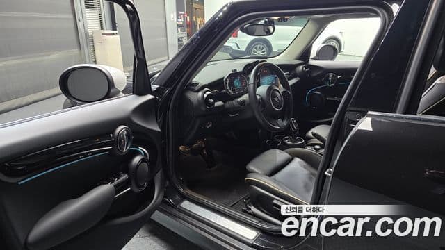 Mini Cooper 3세대, 2022 10