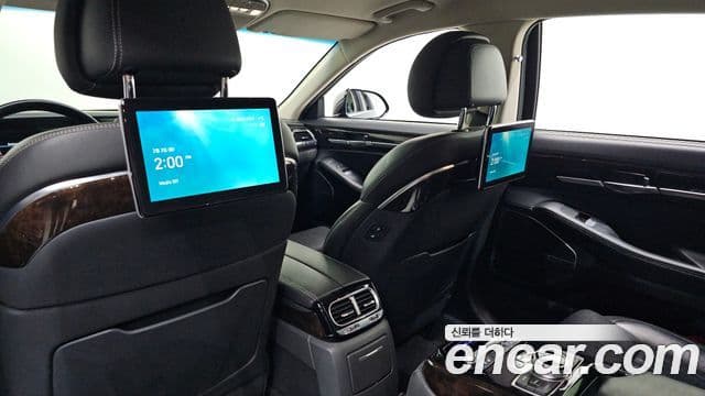 Genesis G90 Premium Luxury, 2020 18