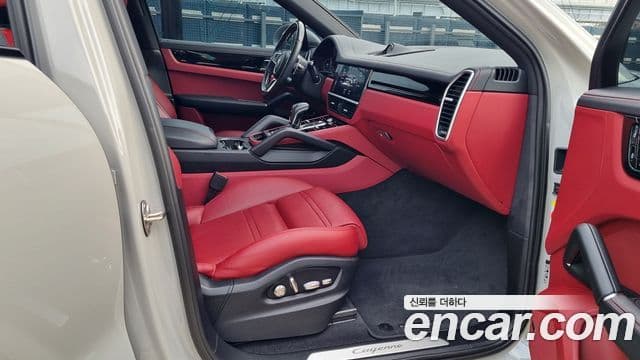 Porsche Cayenne (PO536) 3.0 купе, 2020 13