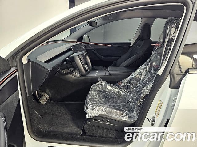 Tesla модель Y Long Range AWD, 2025 10