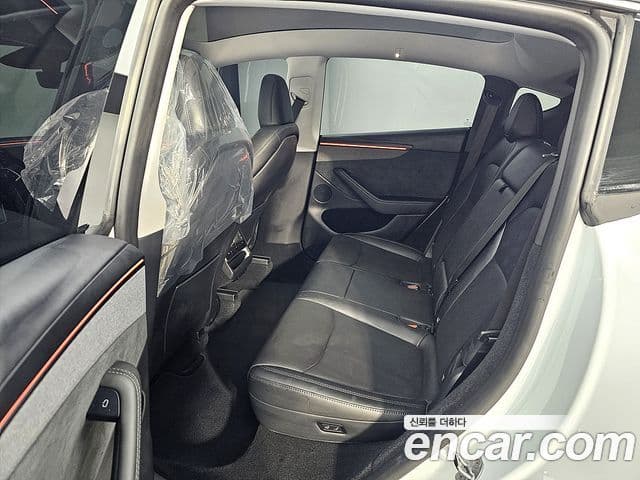 Tesla модель Y Long Range AWD, 2025 12