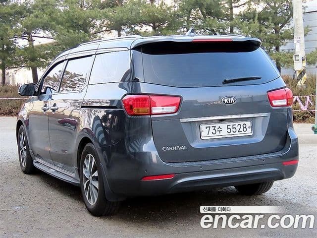 Kia All New Carnival Prestige, 2017 3