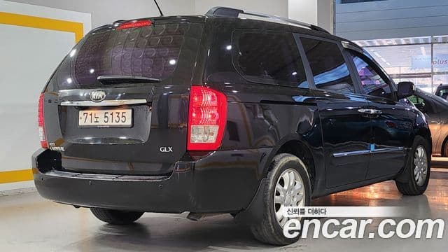 Kia Carnival R Premium, 2013 4