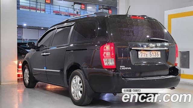 Kia Carnival R Premium, 2013 6