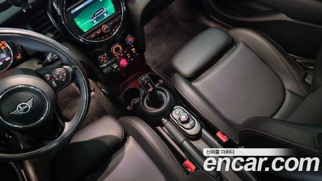 Mini Cooper D 3세대, 2019 14