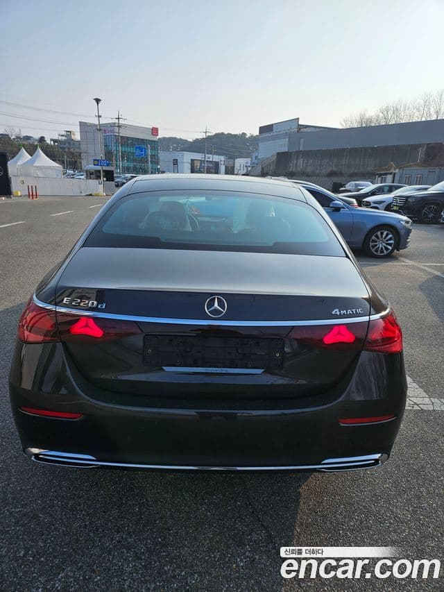 Mercedes-Benz E-класс W214 Exclusive, 2024 4