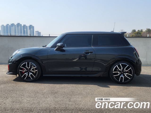 Mini Cooper S 4세대 JCW, 2025 17