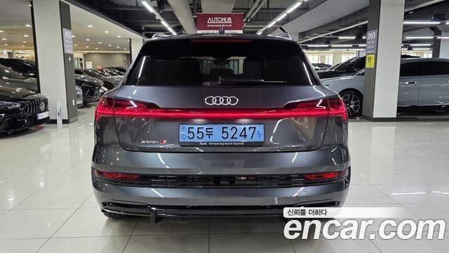 Audi e-Tron S, 2022 4