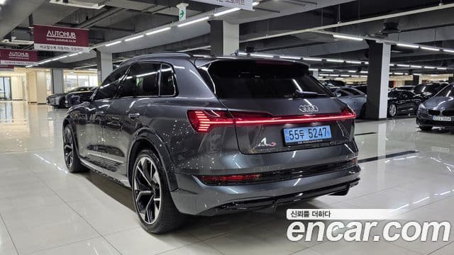 Audi e-Tron S, 2022 все фото