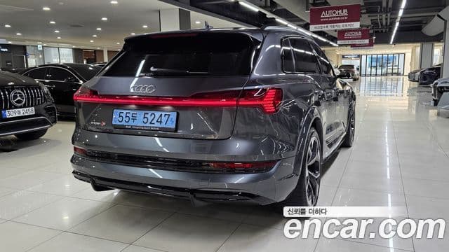 Audi e-Tron S, 2022 6