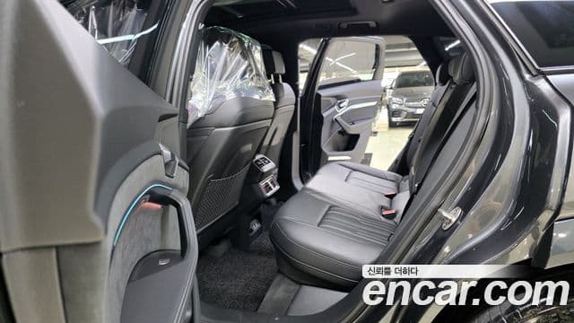 Audi e-Tron S, 2022 10