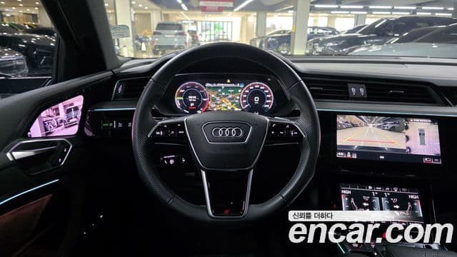 Audi e-Tron S, 2022 11