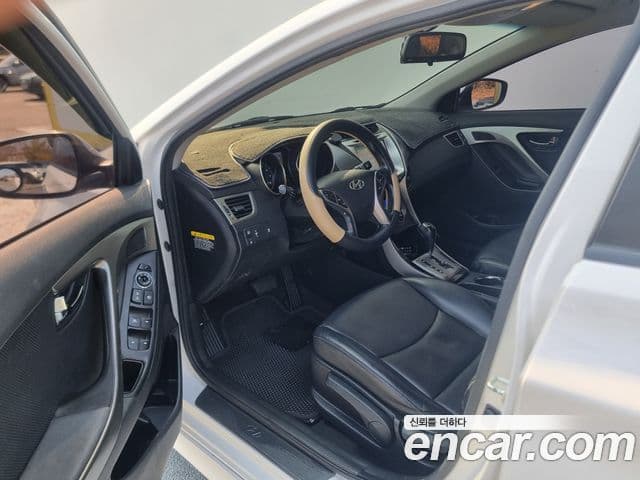 Hyundai Avante MD Modern, 2013 10