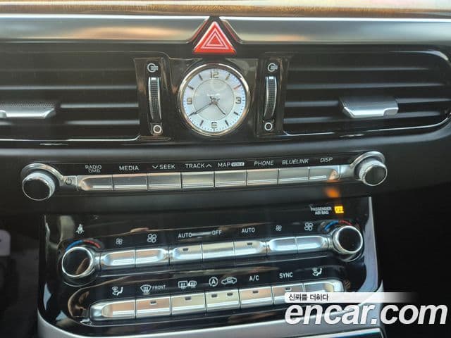 Genesis EQ900 Prestige, 2016 11