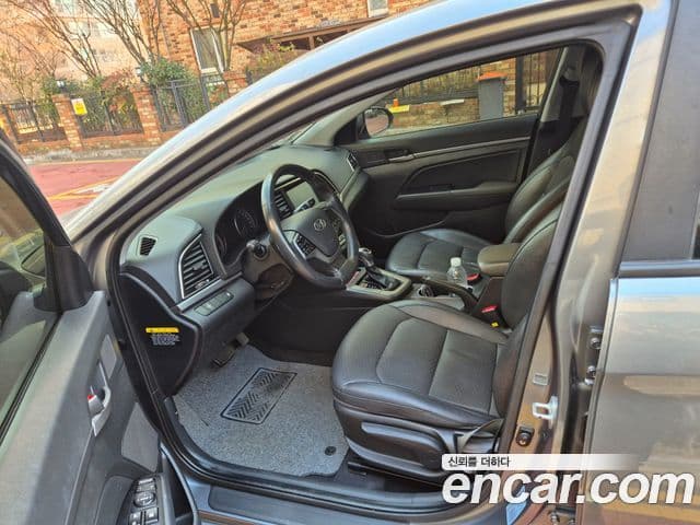 Hyundai Avante AD 1.6 GDI Smart, 2016 13