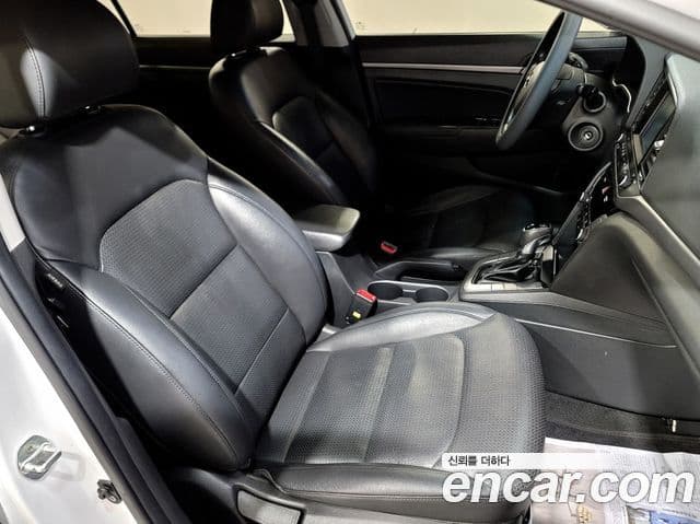 Hyundai Avante AD 1.6 GDI Smart, 2017 17