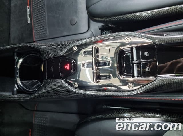 Ferrari SF90 스트라달레, 2021 9