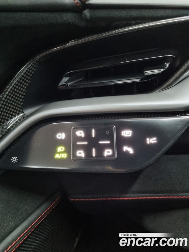 Ferrari SF90 스트라달레, 2021 11