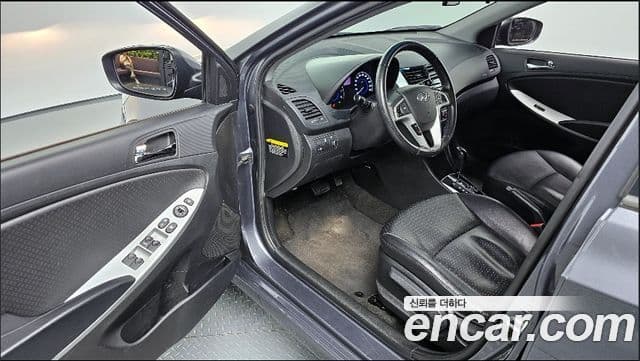 Hyundai Accent(новый кузов / новое поколение) 1.6 GDI top, 2012 11