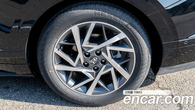 Hyundai Grandeur гибрид (GN7) Exclusive, 2025 20