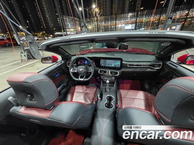 Ford Mustang 7세대 2.3 EcoBoost Premium кабриолет, 2024 9