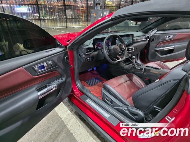 Ford Mustang 7세대 2.3 EcoBoost Premium кабриолет, 2024 13