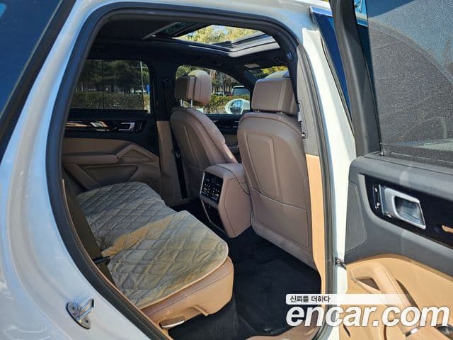 Porsche Cayenne (PO536), 2019 11