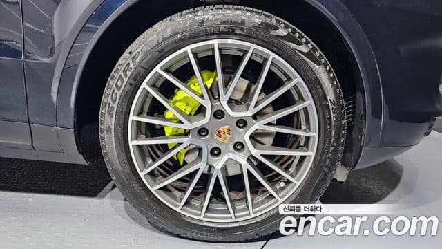 Porsche Cayenne (PO536) 3.0 E-гибрид, 2020 все фото