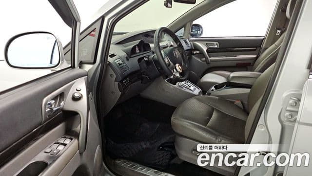 KG모빌리티(SsangYong) Korando 투리스모 4WD outdoor Edition 9인승, 2016 10