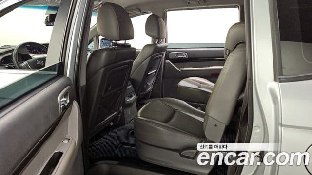 KG모빌리티(SsangYong) Korando 투리스모 4WD outdoor Edition 9인승, 2016 11