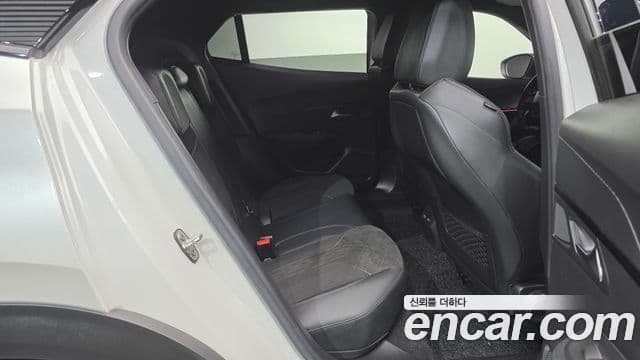 Peugeot 2008 2세대 1.5 BlueHDi GT Line, 2021 12