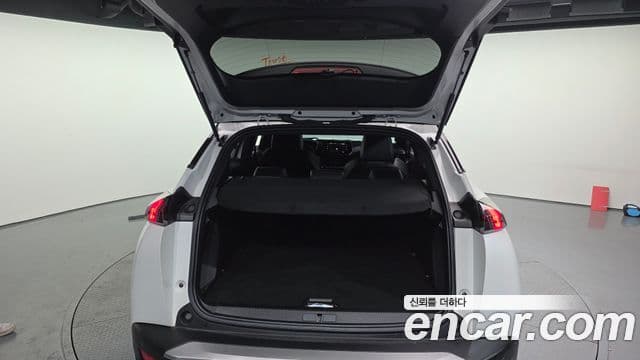 Peugeot 2008 2세대 1.5 BlueHDi GT Line, 2021 20