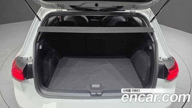 Volkswagen Гольф 8세대 Prestige, 2024 20