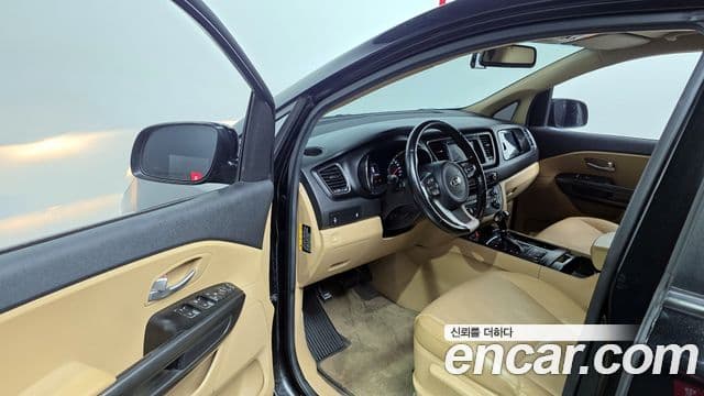 Kia All New Carnival Luxury, 2016 10