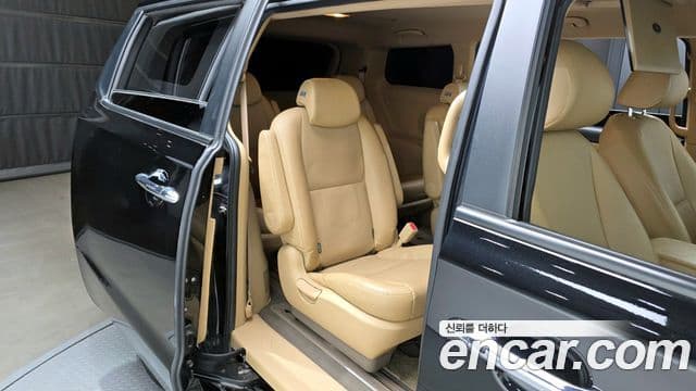 Kia All New Carnival Luxury, 2016 12