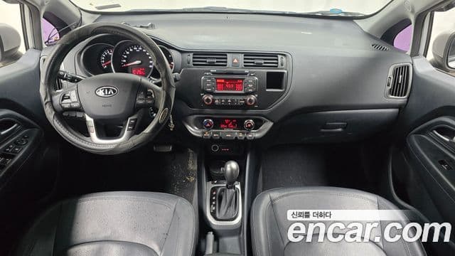 Kia All New Pride Luxury, 2012 7