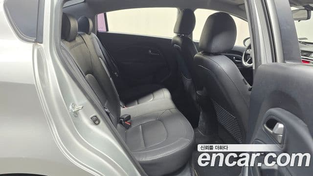 Kia All New Pride Luxury, 2012 12