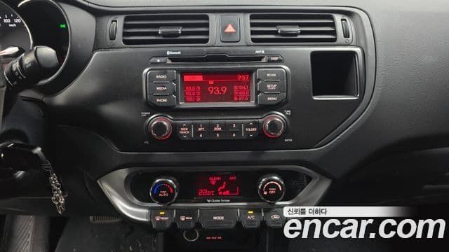 Kia All New Pride Luxury, 2012 14