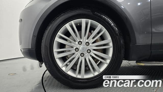 Land Rover Discovery 5 Luxury, 2019 все фото