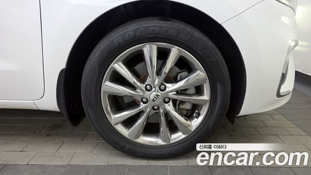 Kia The / новый New Carnival Prestige, 2019 все фото