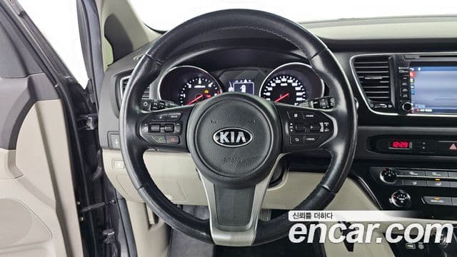 Kia All New Carnival Luxury, 2016 14