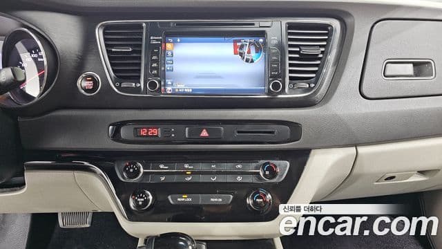 Kia All New Carnival Luxury, 2016 15