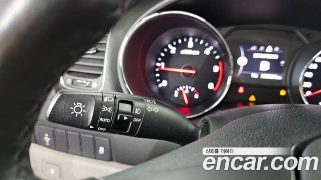 Kia All New Carnival Luxury, 2016 17