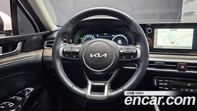 Kia K5 гибрид 3세대 Noblesse, 2023 13